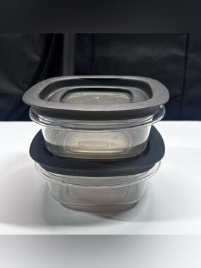 Rubbermaid Premier  Window Lids 1.25 Cup Containers 2 Containers
